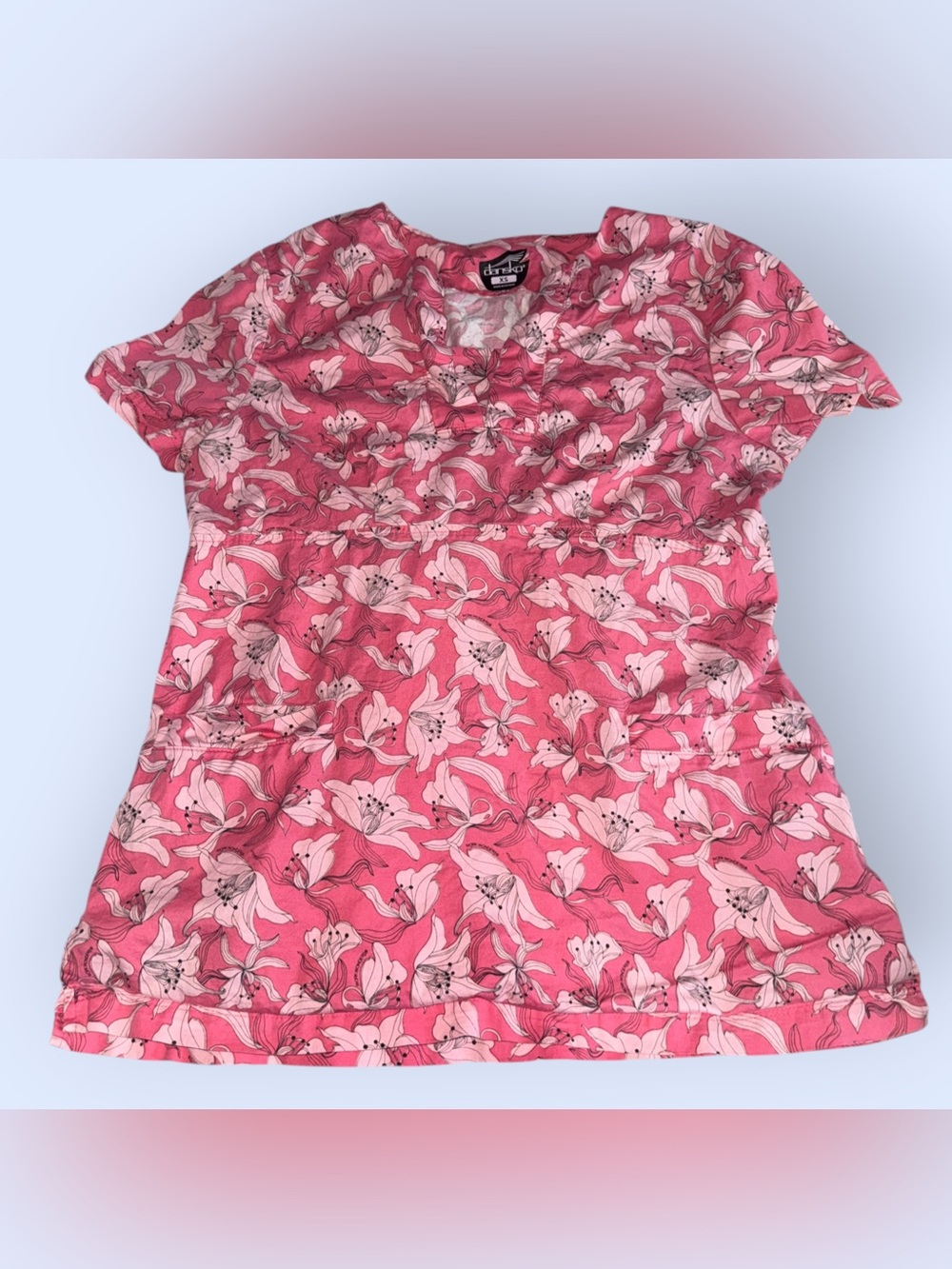 Dansko "Work Wonders" Floral Scrub Top - Pink Lily Pattern (XS)